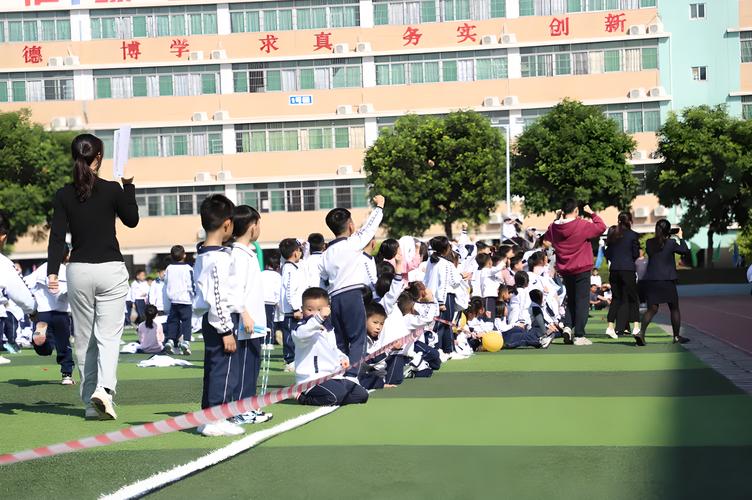 惠州市博羅縣城大橋路北,是國際合作綜合英語實(shí)驗(yàn)基地,全國教育科學(xué)